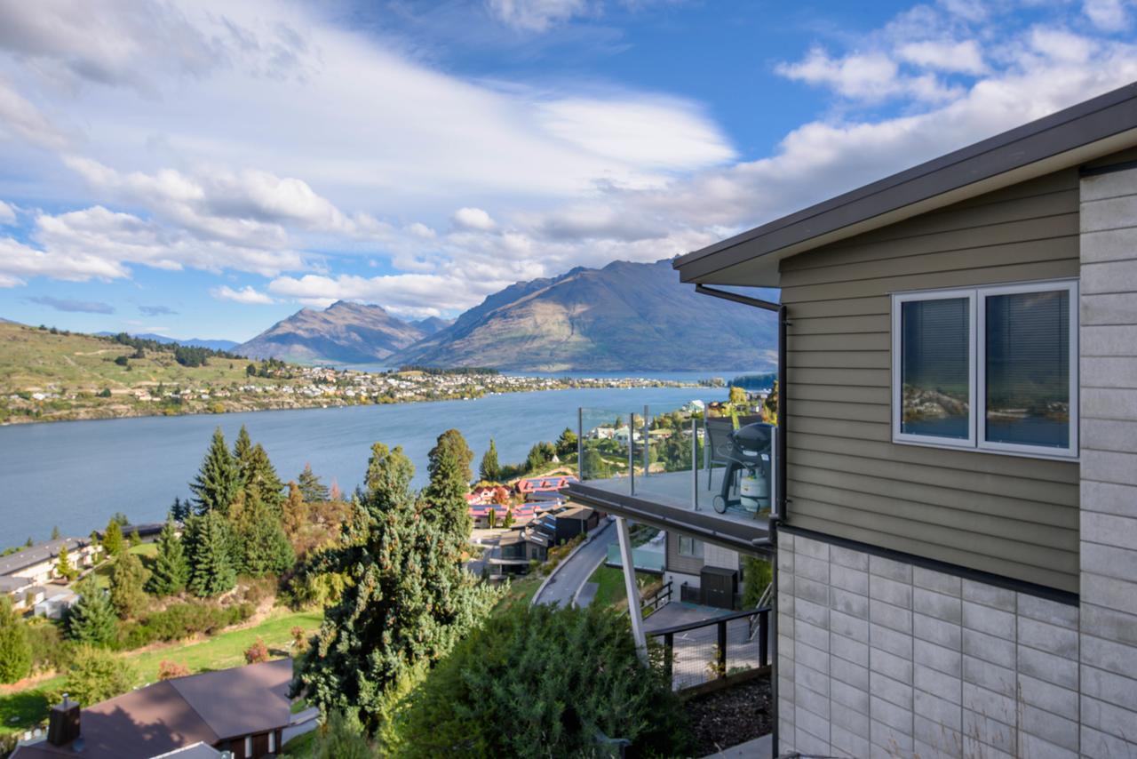 Contemporary Hilltop Abode Queenstown Bagian luar foto
