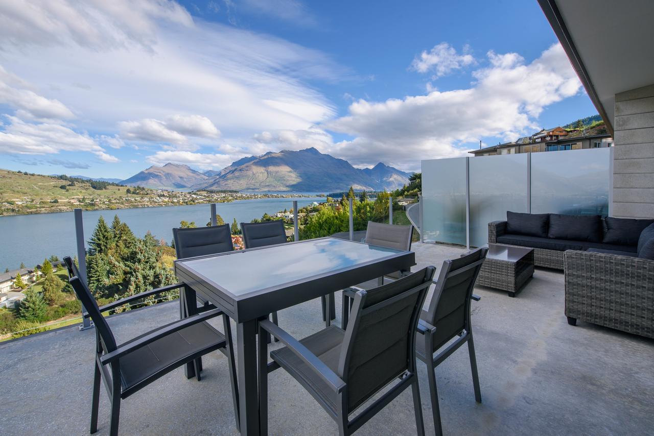 Contemporary Hilltop Abode Queenstown Bagian luar foto