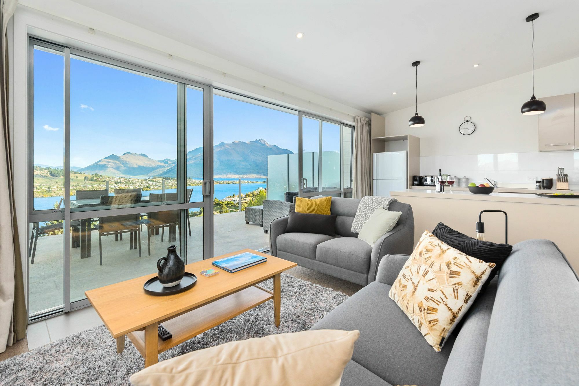 Contemporary Hilltop Abode Queenstown Bagian luar foto