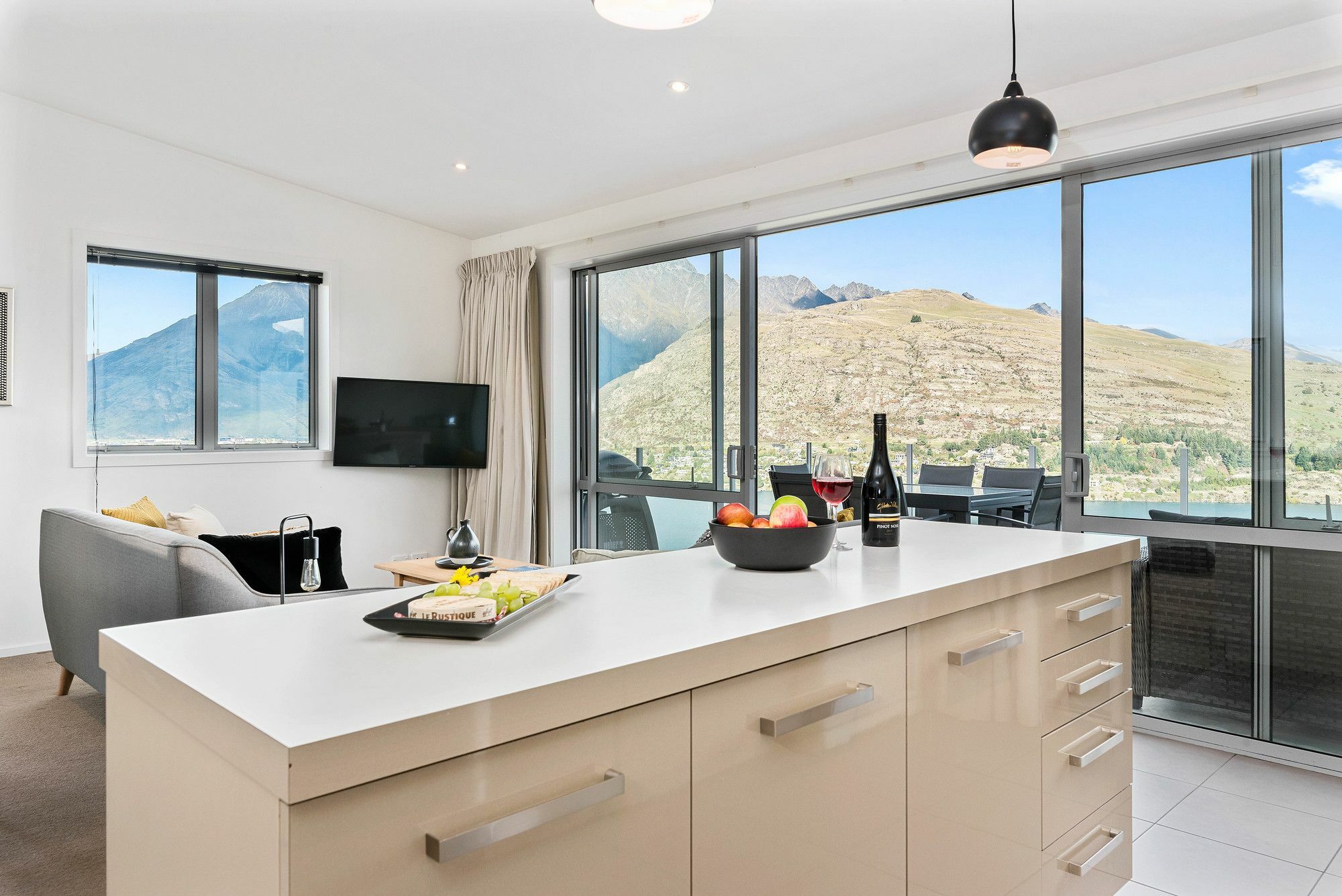 Contemporary Hilltop Abode Queenstown Bagian luar foto